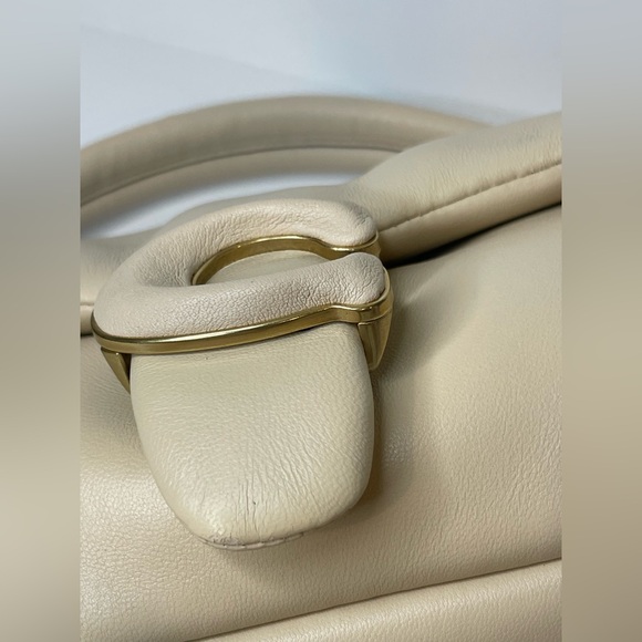 Coach Pillow Tabby 18 in Beige Leather crossbody 2 way bag with 2 straps EUC - Picture 8 of 16